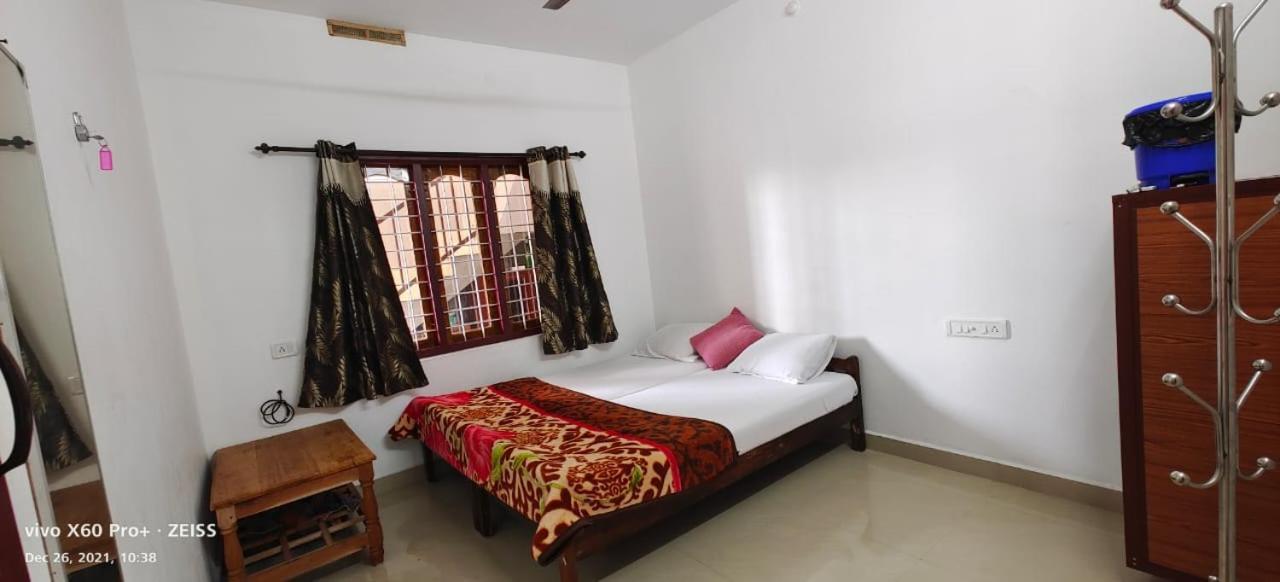 Spice Cottage Homestay Теккади Экстерьер фото