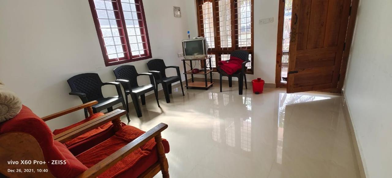 Spice Cottage Homestay Теккади Экстерьер фото